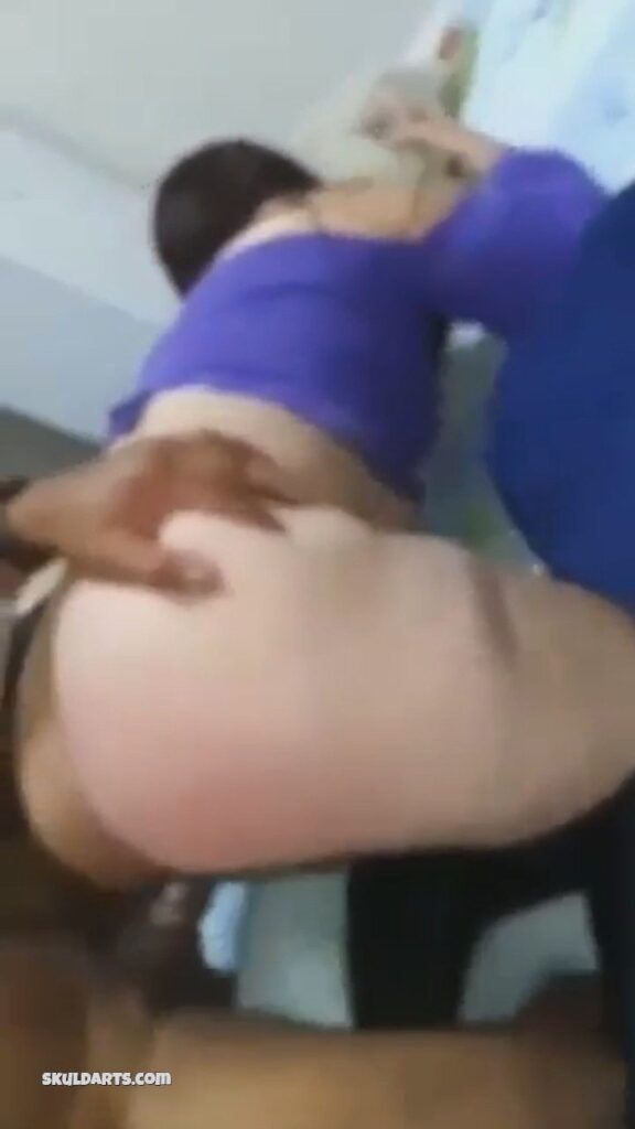 Amateur Porn Husband cuckold sharing his wife pussy with stranger to use her like a slut (2)